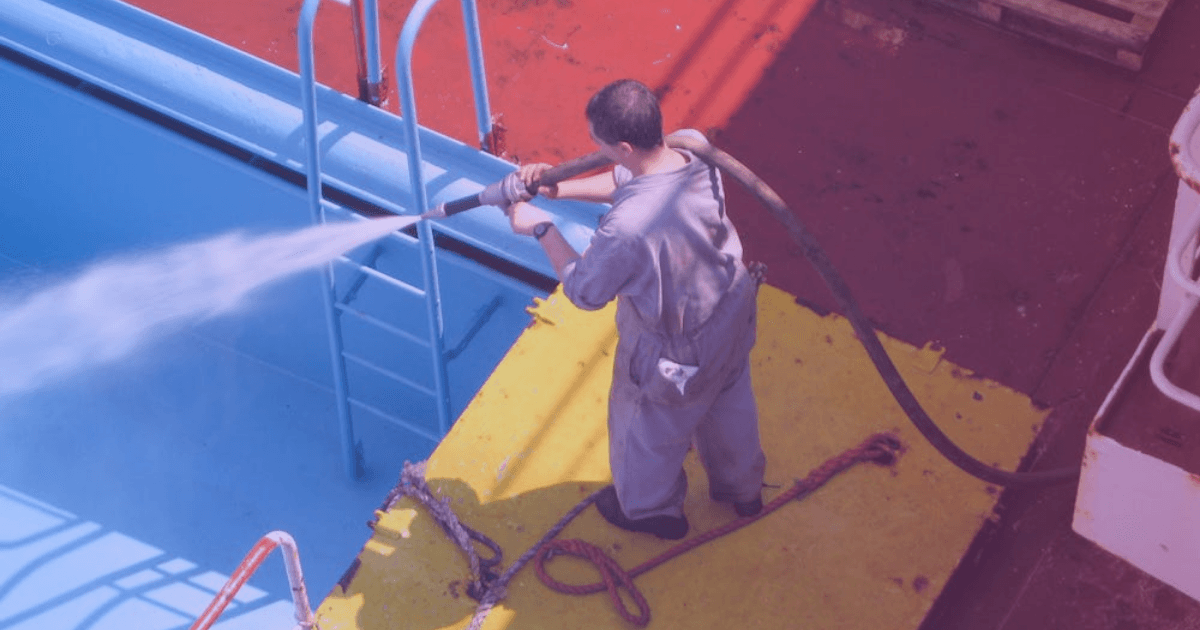 Pool cleaner maintaining and cleaning swimming pool